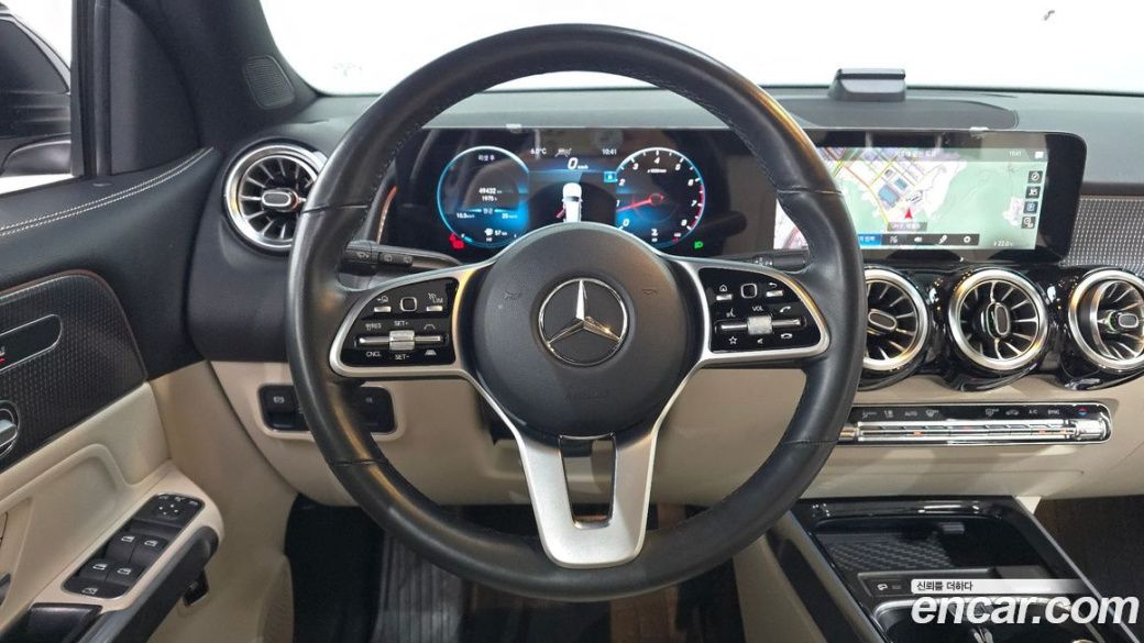 Mercedes-Benz GLB-Class GLB220, 2021