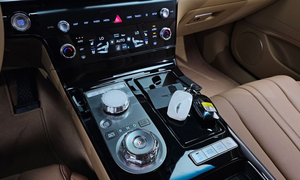 Genesis G80 Gasoline 2.5 Turbo AWD, 2025
