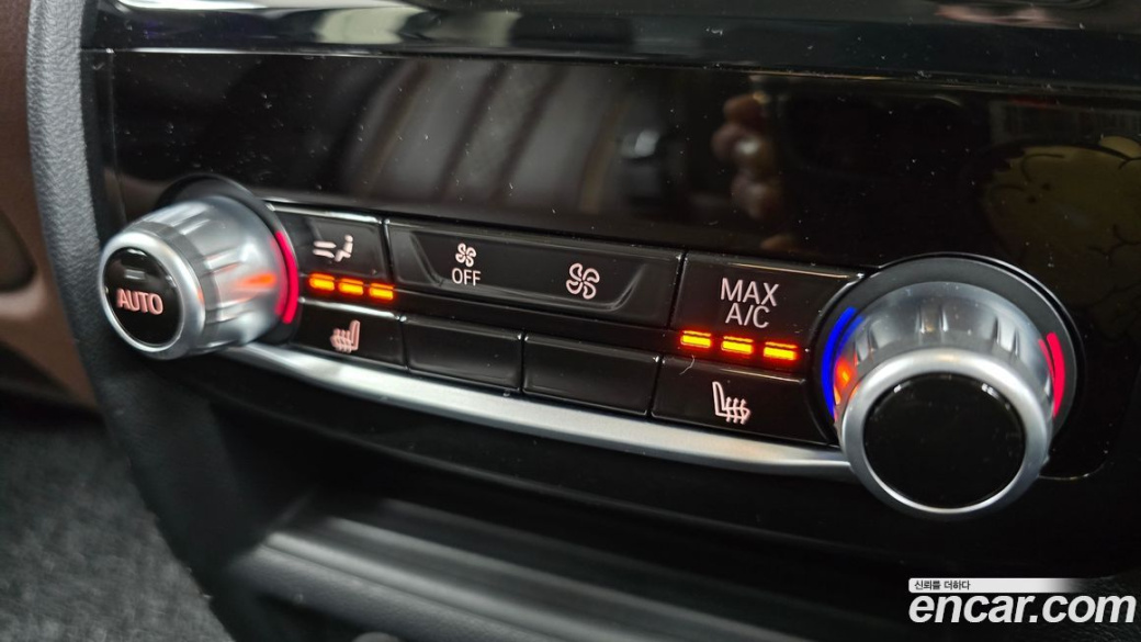 BMW 5-Series 530i Luxury, 2023