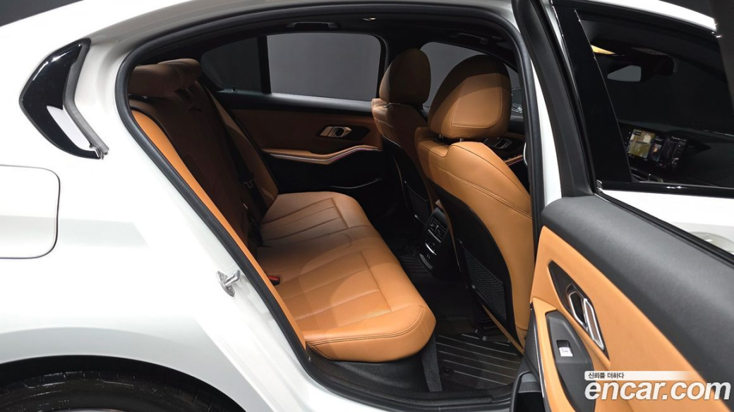 BMW 3-Series 320i M Sport, 2023