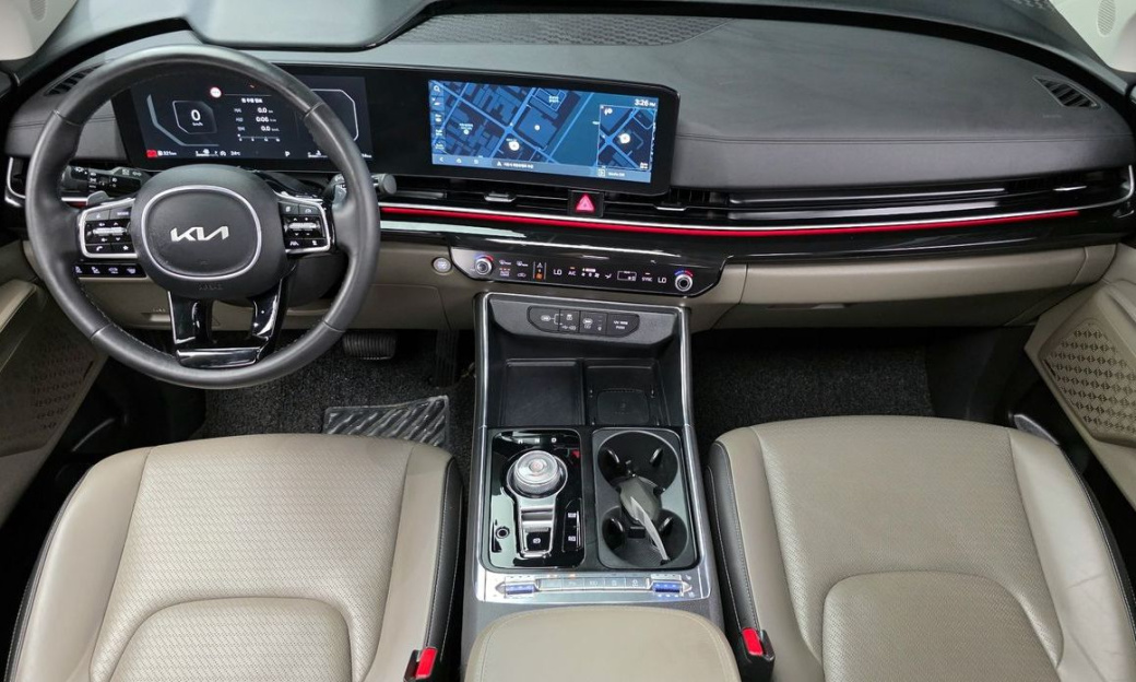 Kia Carnival 9-Seater Gravity, 2024