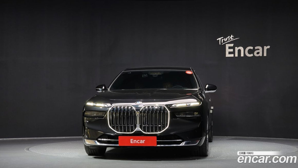 BMW 7-Series 740i sDrive Design Pure Excellence, 2023