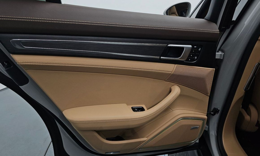 Porsche Panamera 4.0 GTS, 2023