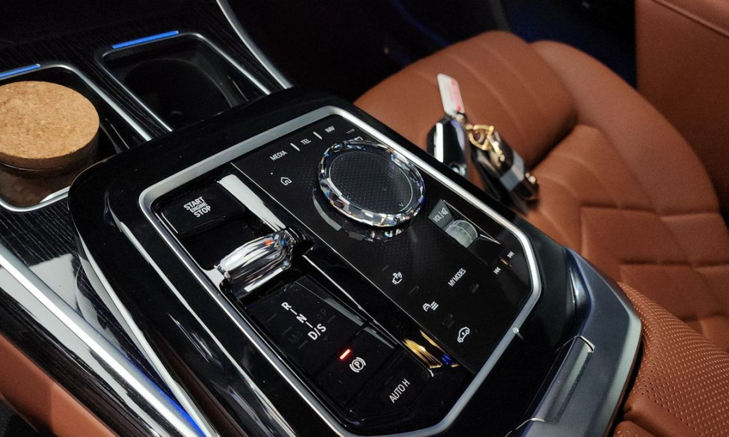 BMW 7-Series 740i xDrive M Sport, 2025