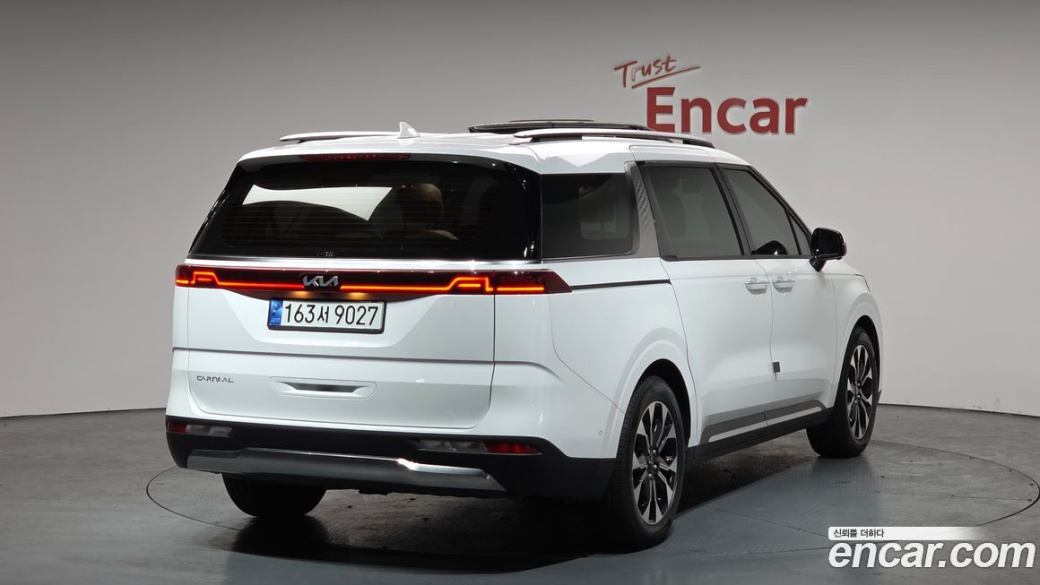 Kia Carnival 9-Seater Signature, 2023