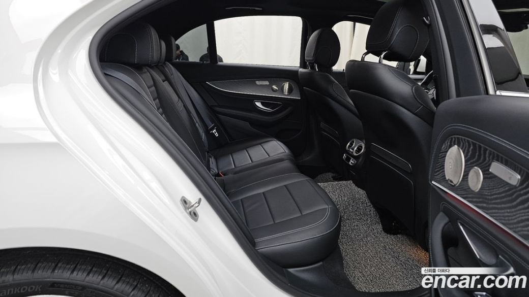 Mercedes-Benz E-Class E350 4MATIC AMG Line, 2022