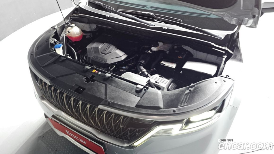 Kia Carnival 7-Seater Signature, 2023