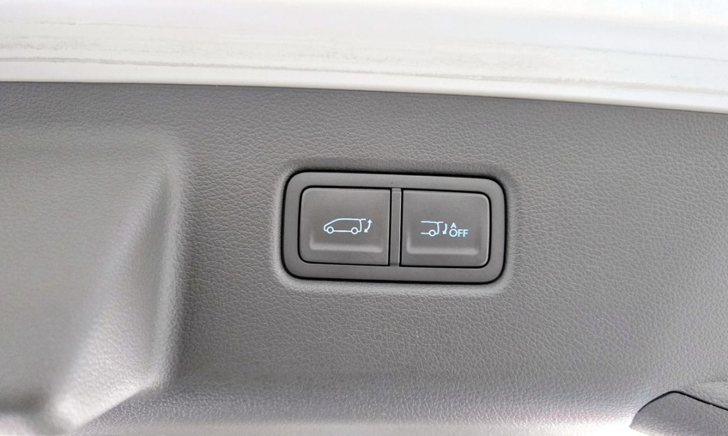 Hyundai Staria 4WD Lounge 9-Seater, 2023