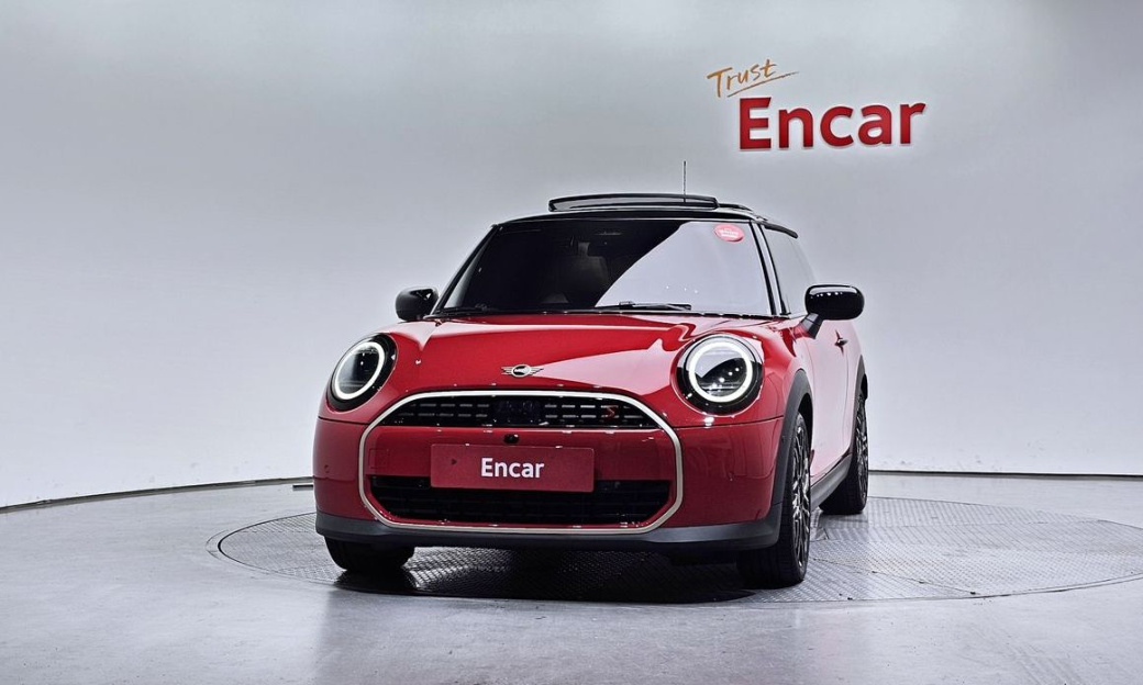 Mini Cooper Favoured, 2025