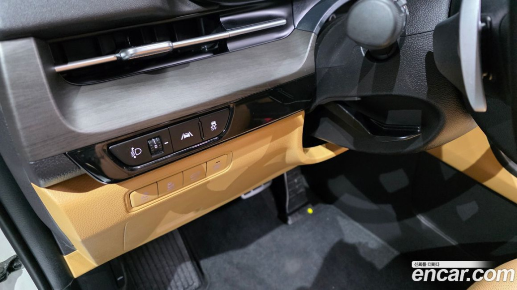 Kia Carnival 7-Seater Outdoor, 2023