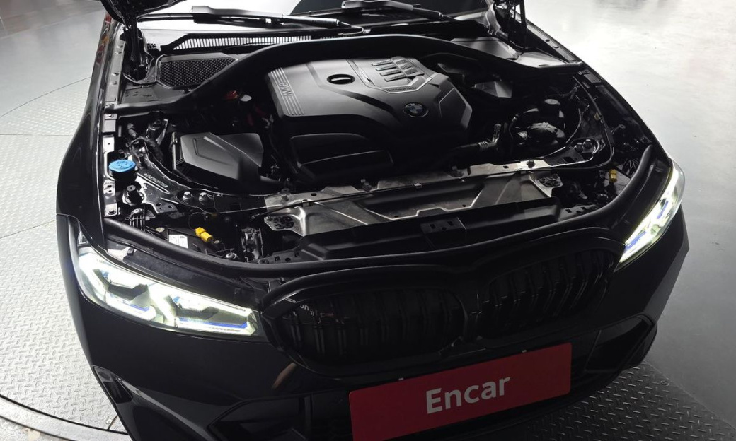 BMW 3-Series 320i M Sport, 2023