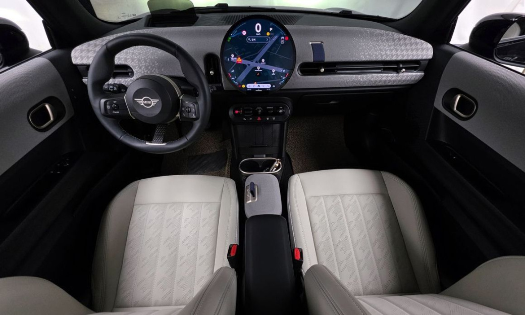 Mini Cooper Favoured, 2025