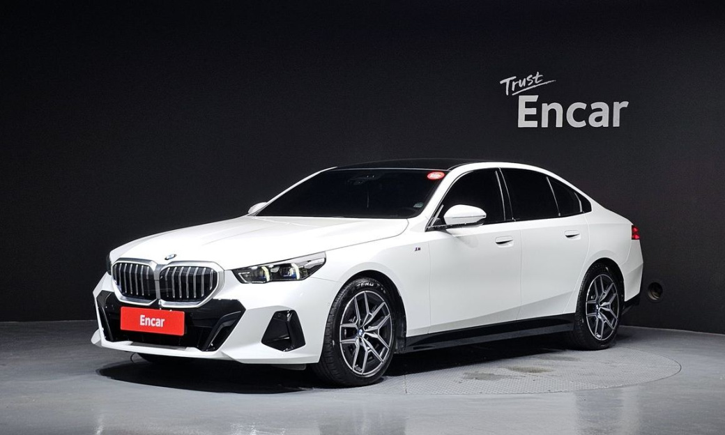 BMW 5-Series 520i M Sport, 2024