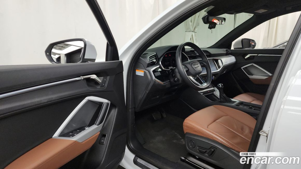 Audi Q3 35 TDI Premium, 2022