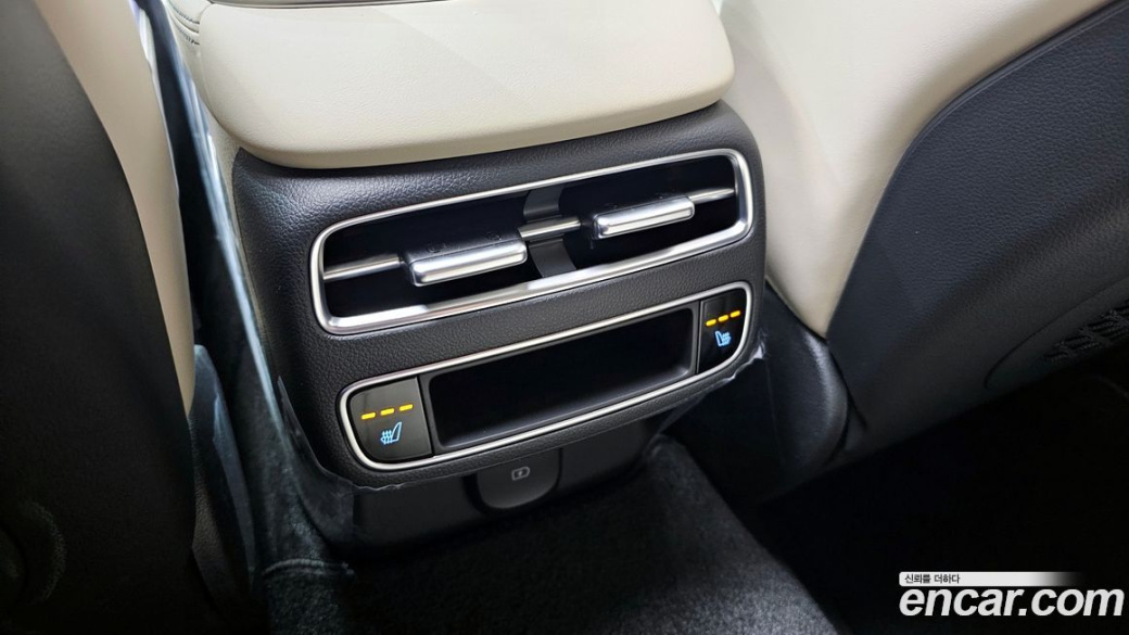 Genesis GV70 2.5T Gasoline 2WD, 2026
