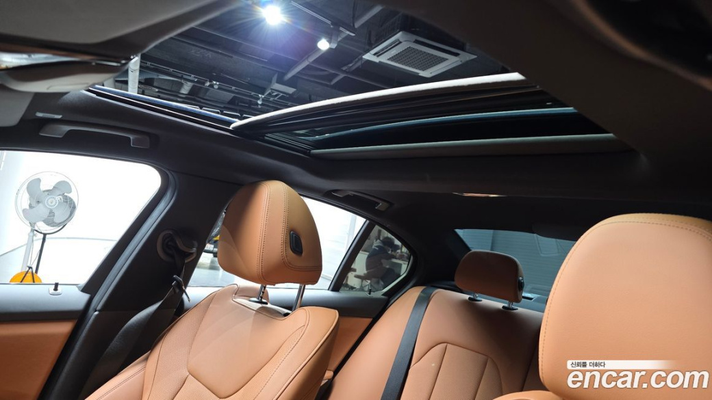 BMW 3-Series 320i, 2024