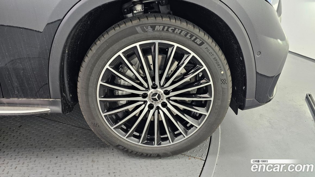 Mercedes-Benz GLC-Class GLC300 4MATIC AMG Line, 2026