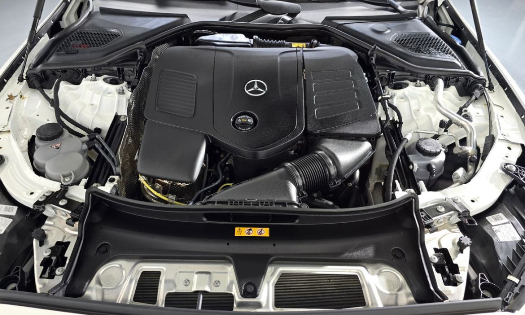 Mercedes-Benz E-Class E200 Avantgarde, 2024