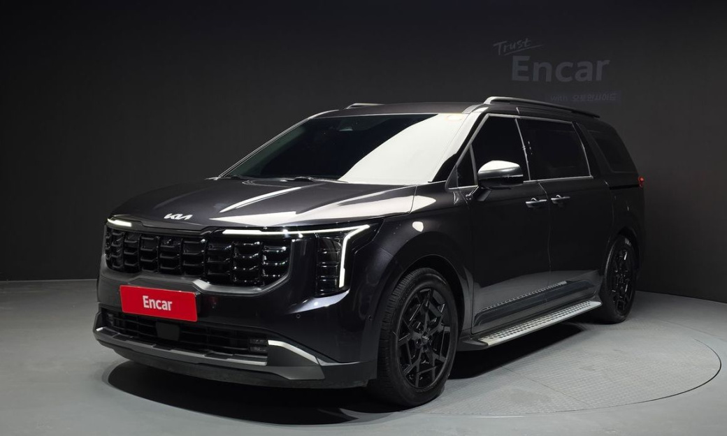 Kia Carnival 9-Seater Gravity, 2024