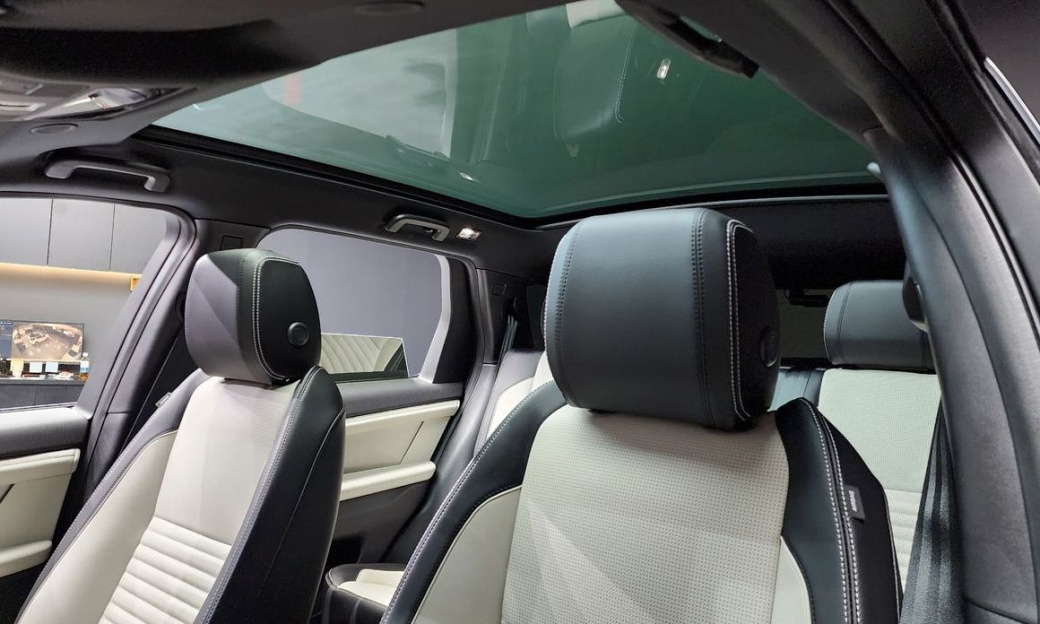 Land Rover Discovery Sport P250 Dynamic SE, 2025