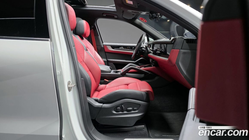 Porsche Cayenne 3.0, 2024