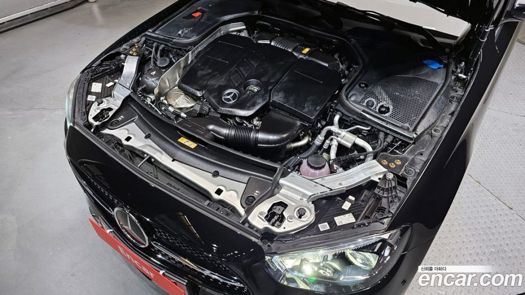 Mercedes-Benz E-Class E220d 4MATIC AMG Line, 2023