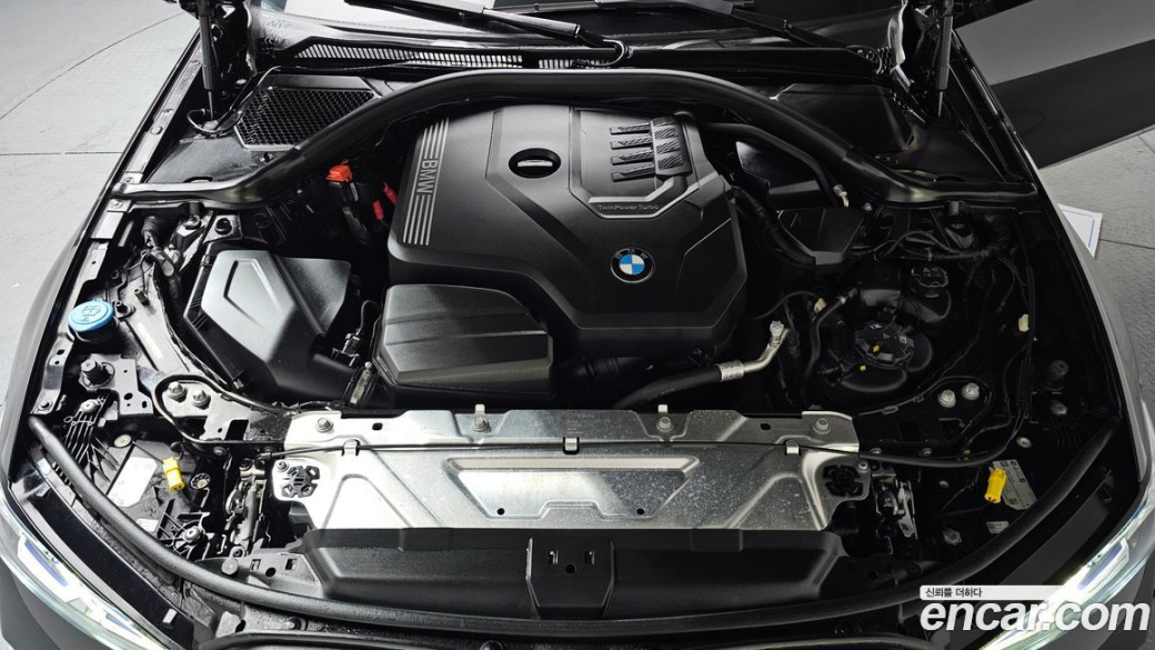BMW 3-Series 320i M Sport, 2023
