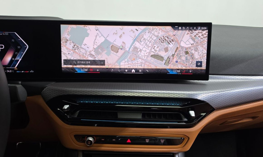 BMW 3-Series 320i M Sport, 2025