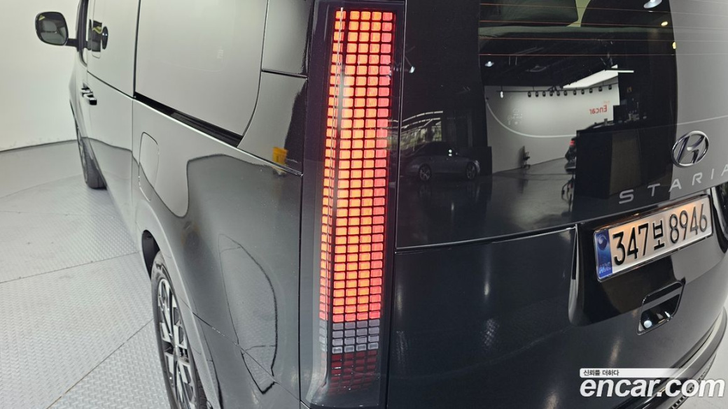 Hyundai Staria 4WD Lounge 7-Seater, 2024