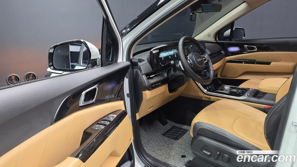 Kia Carnival 9-Seater Signature, 2023
