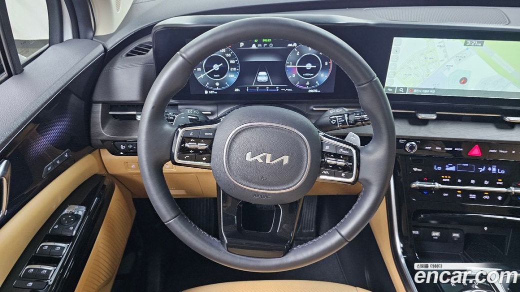 Kia Carnival 7-Seater Signature, 2023
