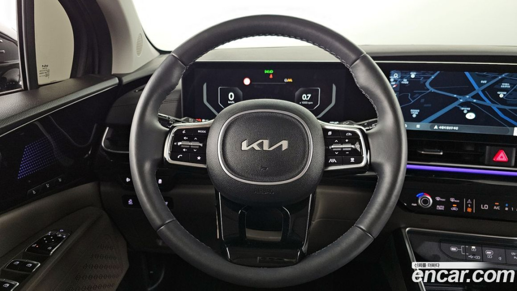 Kia Carnival 9-Seater Signature, 2024
