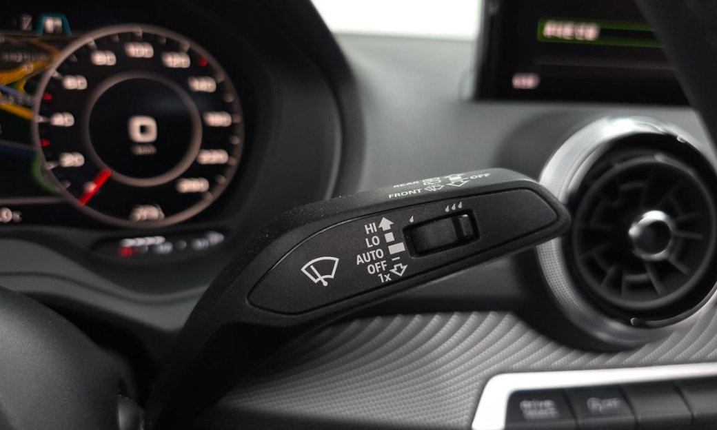 Audi Q2 35 TDI Premium, 2023