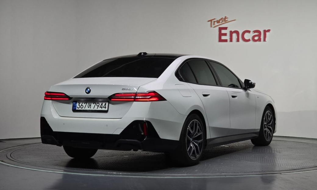 BMW 5-Series 520i M Sport, 2024