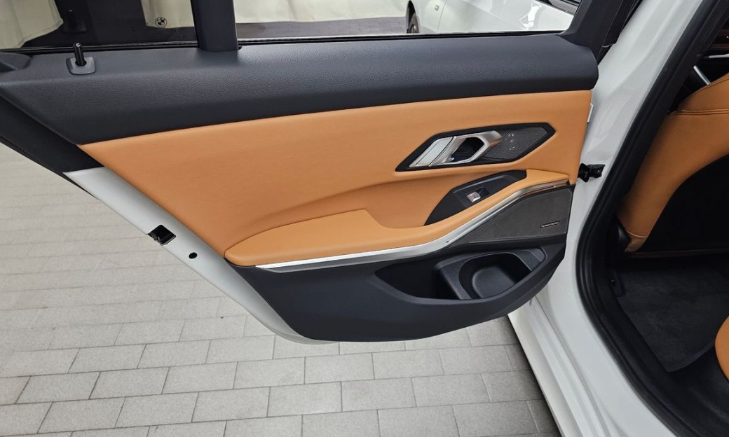 BMW 3-Series 320i M Sport, 2026
