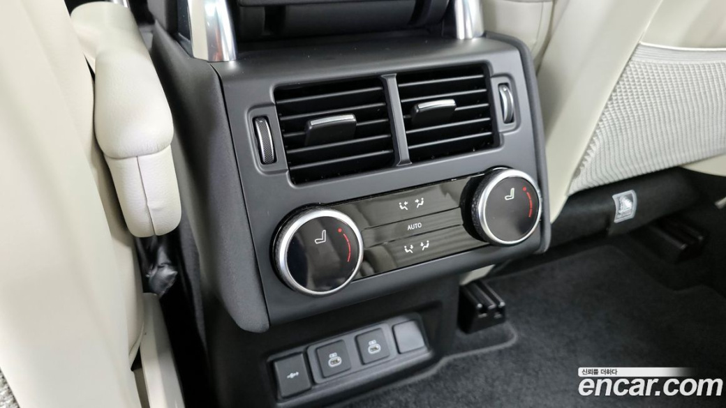 Land Rover Discovery 2.0 P300 SE, 2023