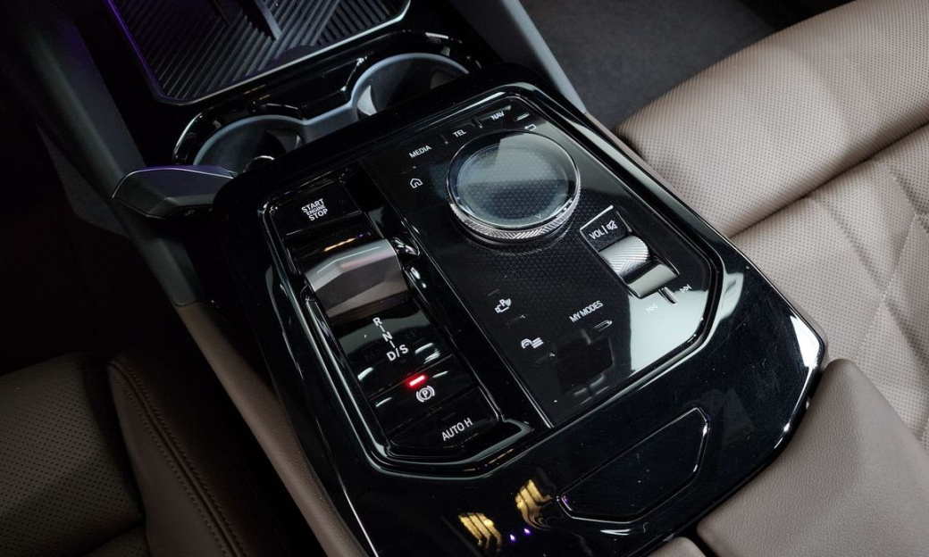 BMW 5-Series 520i, 2024
