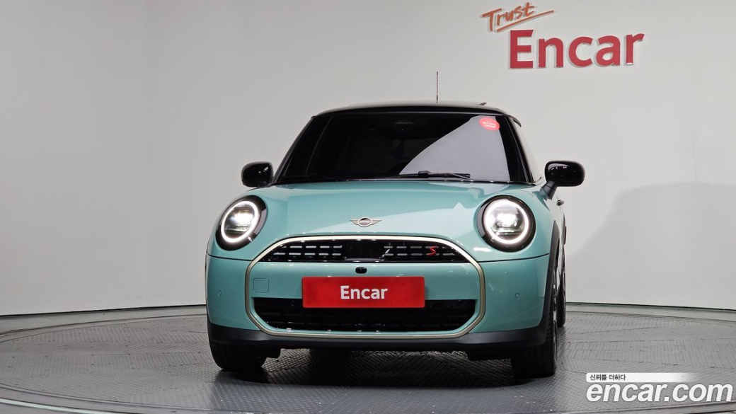 Mini Cooper Favoured, 2026
