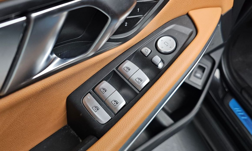 BMW 3-Series 320i Touring M Sports, 2024