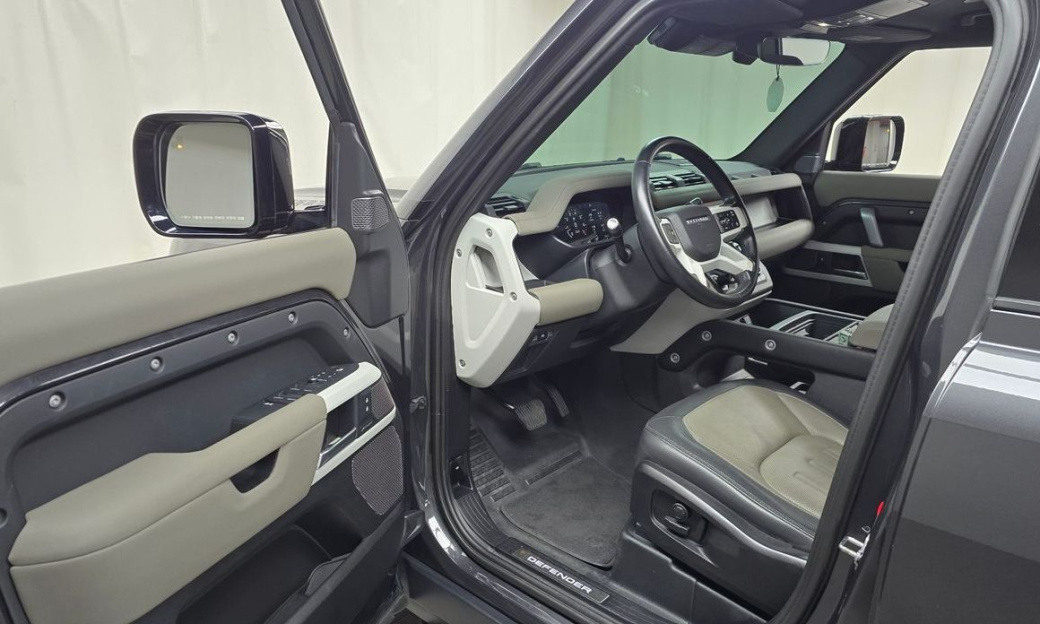 Land Rover Defender 110 P300 X-Dynamic SE, 2022