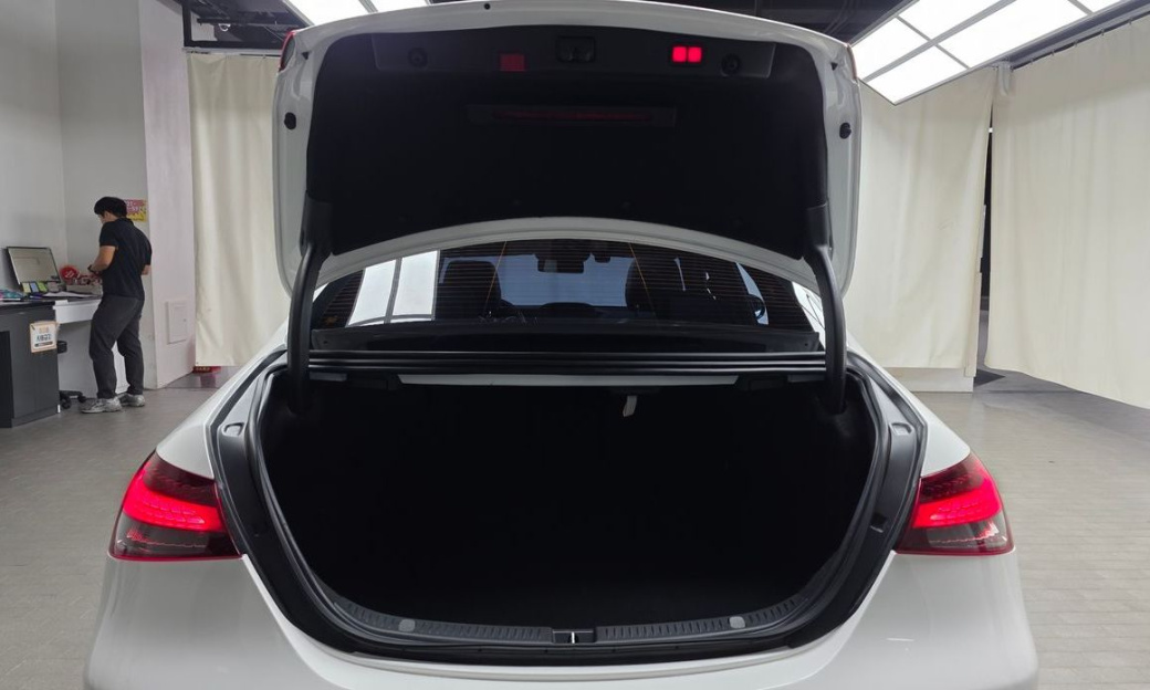 Mercedes-Benz E-Class E250 Avantgarde, 2022