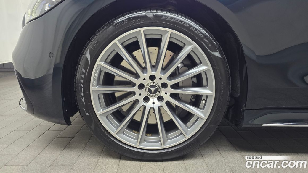 Mercedes-Benz S-Class S500L 4MATIC, 2022