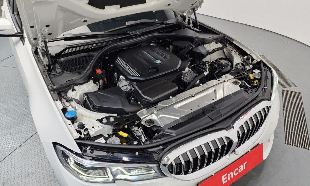 BMW 3-Series 320d Touring Luxury, 2022