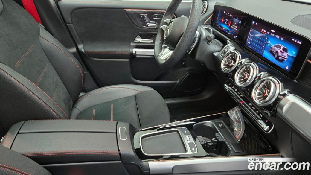 Mercedes-Benz GLB-Class AMG GLB35 4MATIC, 2025
