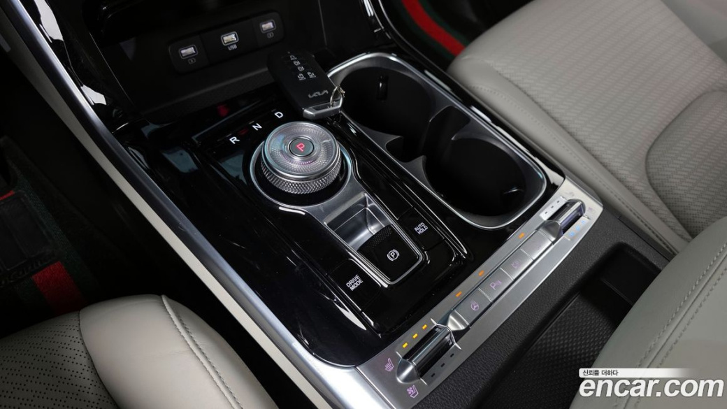 Kia Carnival 7-Seater Signature, 2023