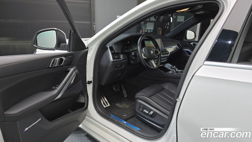 BMW X6 xDrive40i M Sport, 2022