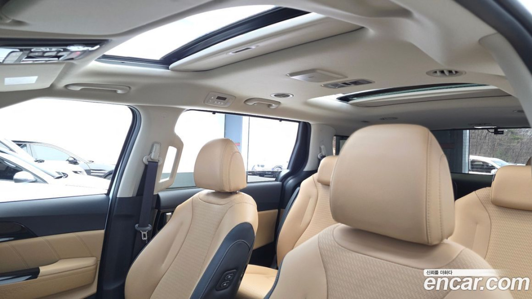 Kia Carnival 9-Seater Signature, 2023
