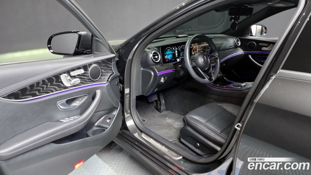 Mercedes-Benz E-Class E250 AMG Line, 2023