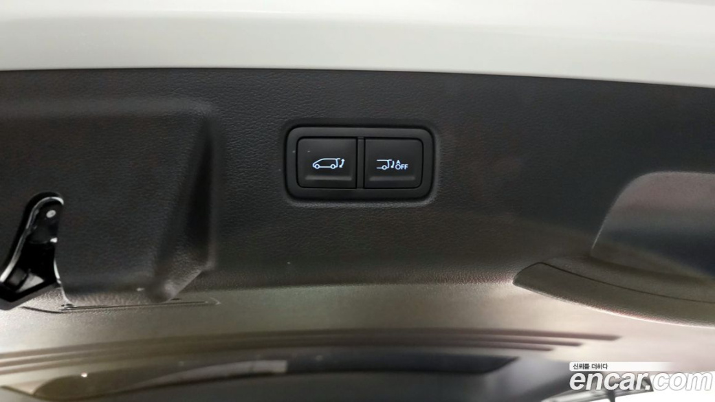 Hyundai Staria Lounge 7-Seater, 2025