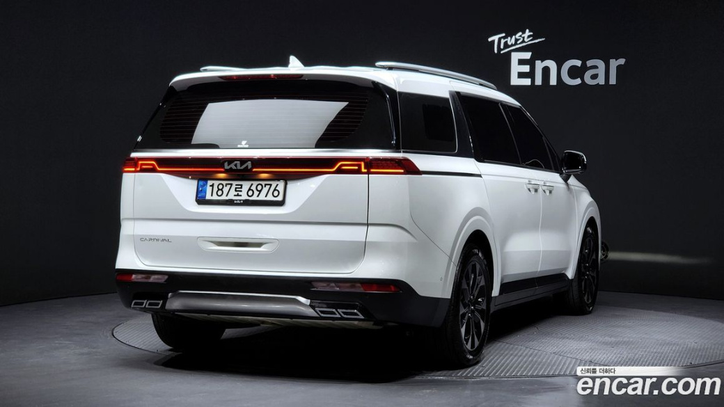 Kia Carnival 9-Seater Signature, 2022